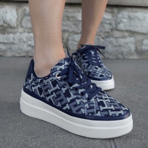 Tommy Hilfiger monogram patterned lace up sneakers - Picture 3 of 4